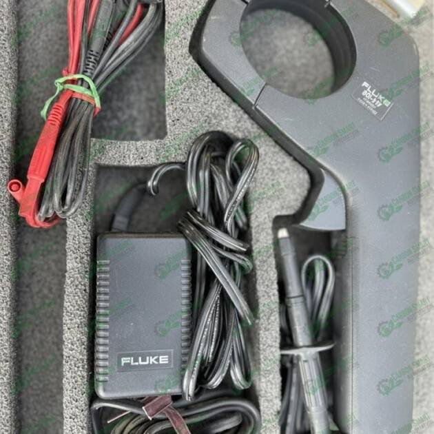 FLUKE 80I-KW Power Current Clamp Meter W/ AC/DC Adapter Class 2 15V 300mA