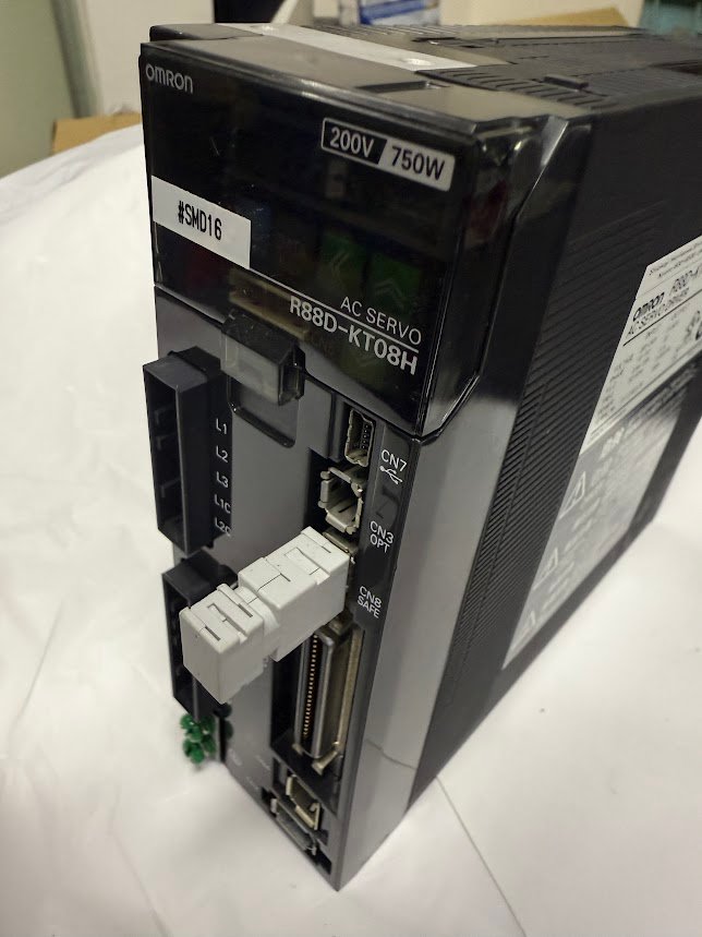 OMRON R88D-KT08H Accurax G5 Servo Driver High-Response Motion Control