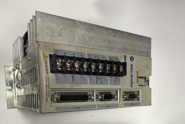 Allen-Bradley 2098-DSD-020 Servo Drive Firmware Ver. V1.53 Ultra 3000 Ser. C