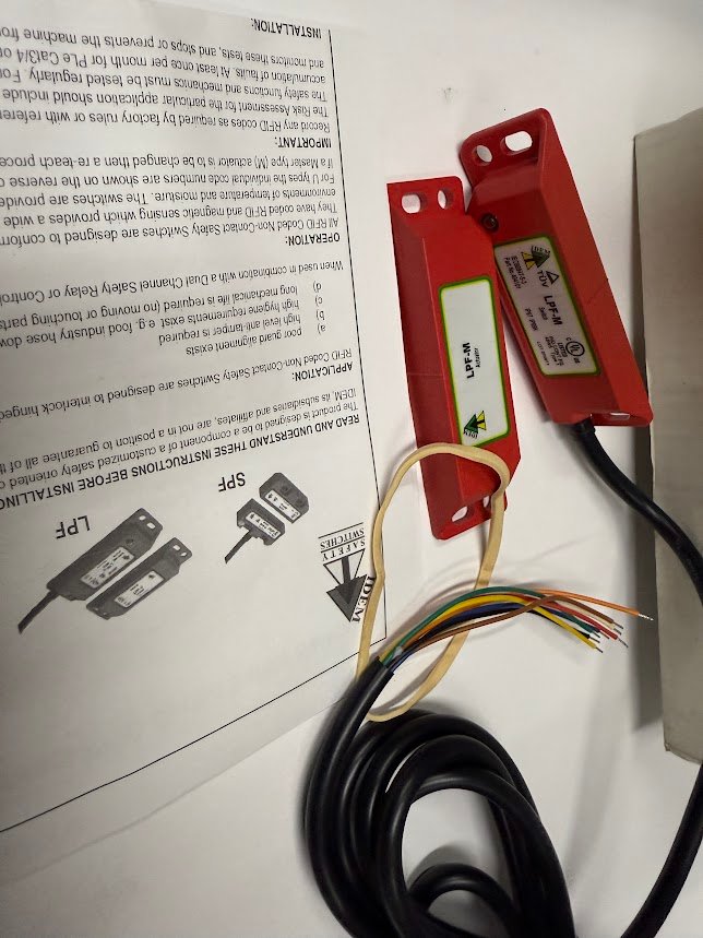 IDEM LPF-M Non-Contact Safety Interlock Switch RFID Technology IP69K New - Image 2